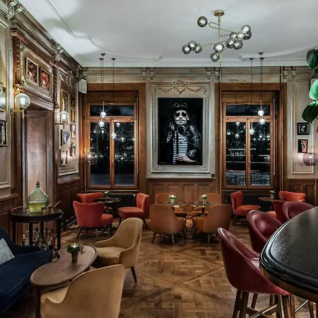 The Ritz-carlton De La Paix,