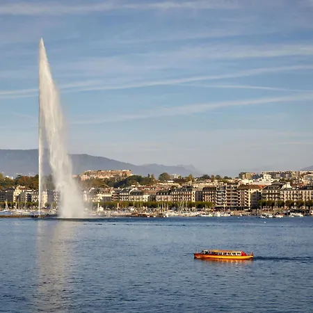 The Ritz-carlton De La Paix,