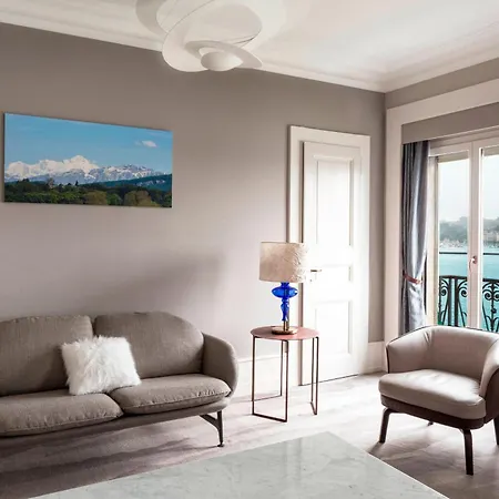 The Ritz-carlton De La Paix,
